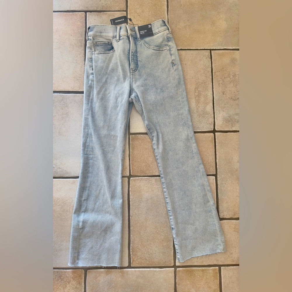 NWT! Express Cropped Flare High Rise Jeans. Size 2R